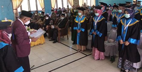 Bupati Aceh Singkil Hadiri Wisuda Diploma III Keperawatan Yappkes