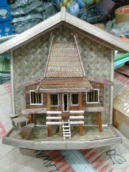 Jual SOVENIR RUMAH ADAT BANJAR MINIATUR RUMAH ADAT BANJAR HIASAN