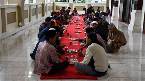 Masjid Komplek Pertamina Ru Vi Balongan Kembali Sediakan Ifthar Untuk