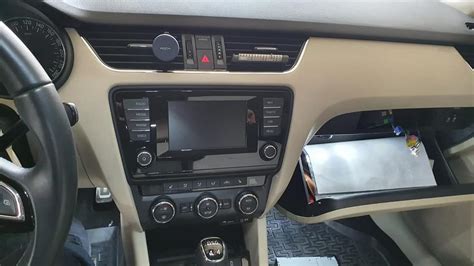 Skoda Octavia 3 III 2015 Instalare Unitate Multimedia MIB2 Display