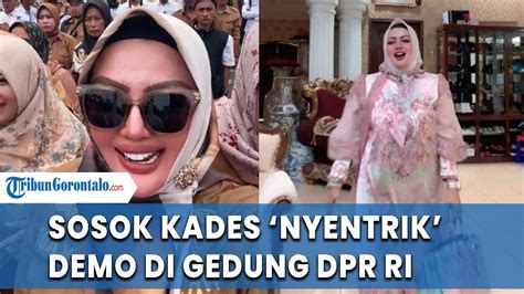 Sosok Wiwin Komalasari Kepala Desa Viral Pakai Tas Hermes Saat Demo Di