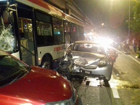 Dahsyat Sampai Buah Kereta Pemandu Bas Rapid Kl Sapu Patutlah