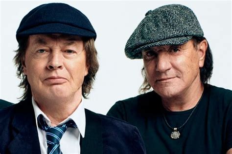 La Verdadera Razón Por La Que Angus Y Malcolm Young Llamaron A Su Banda