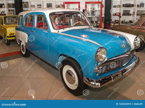 Moskvich 423 The First Production Car With A Five Door Station Wagon