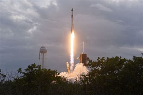 In Photos Spacex Launches Axiom 3 Mission To International Space