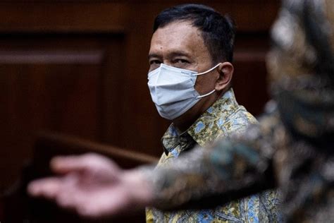 Eks Direktur Ditjen Pajak Angin Prayitno Aji Divonis 7 Tahun Penjara