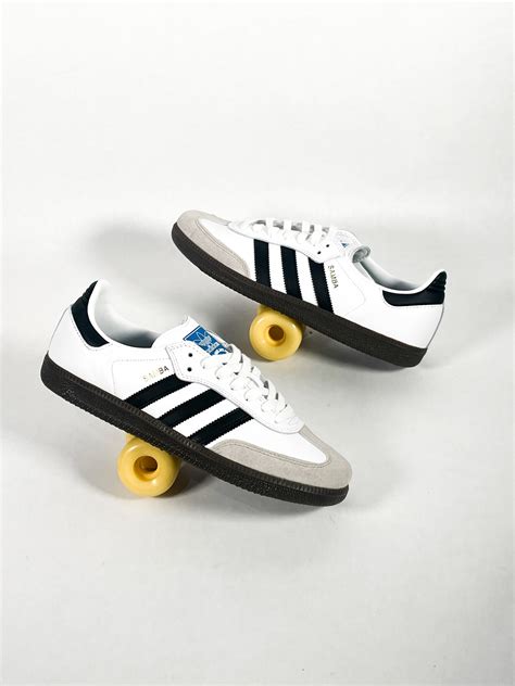 ADIDAS SKATEBOARDING SAMBA ADV FTWWHT CBLACK GUM5 KINGSWELL Los Feliz