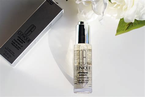 I AM A FASHIONEER: Clinique - Smart Treatment Oil
