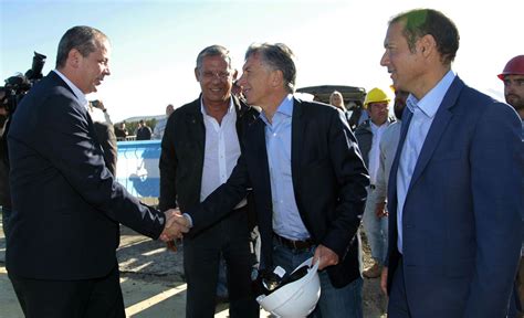 Gutiérrez y Macri recorrieron las obras del aeropuerto Chapelco