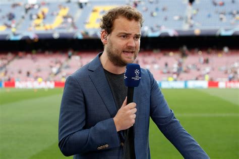 Voetbalcommentator Wytse Van Der Goot Evalueert Zijn Champions League