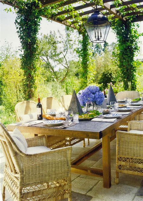 The Polished Pebble Dining Al Fresco