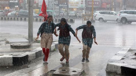 West Bengal Weather Heavy Rains Likely Across State In Next 5 Days Kolkata To Witness Cloudy