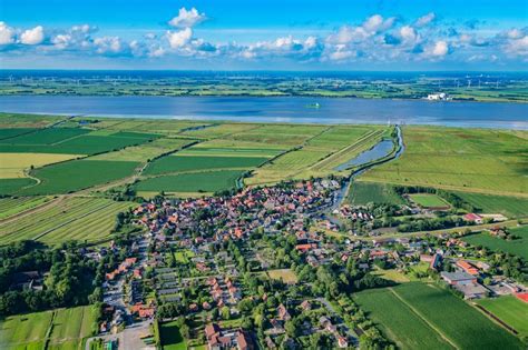 Freiburg Elbe Von Oben Ortsansicht Umgeben Von Feldern In Freiburg