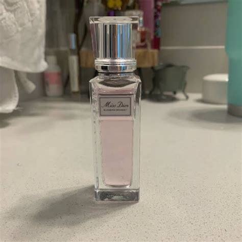 Dior Miss Dior Blooming Bouquet Roller Pearl 20ml Kesehatan