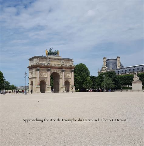 Approaching The Arc De Triomphe Du Carrousel Paris Audio Guide App