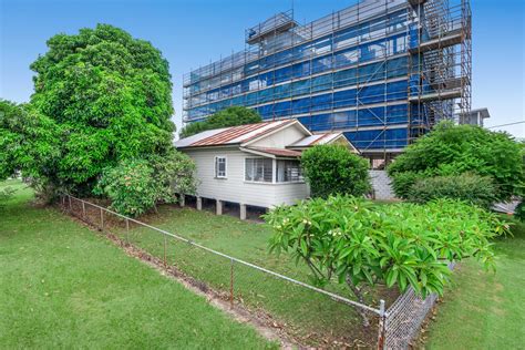 Besham Parade Wynnum The Community Leader And Real Estate