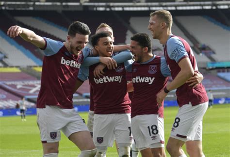 Declan Rice Celebration Chelsea Consider West Ham United S Declan