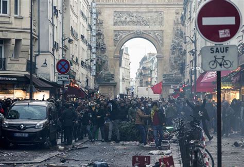 La Communauté Kurde Parisienne Victime Dune “odieuse Attaque” Xénophobe