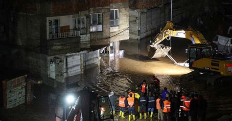 Bilan Ul Inunda Iilor Din Sud Estul Turciei A Ajuns La De Mor I Aradon