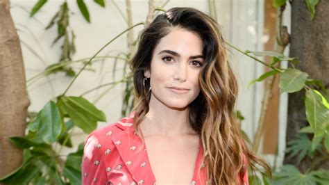 Nikki Reed Rings In The New Year With Throwback Nude Pregnancy Pic