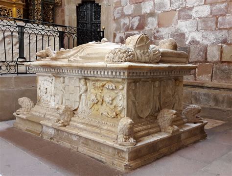 Sepulcro De Los Padres Del Doncel Catedral De Sig Enza Sepulcro