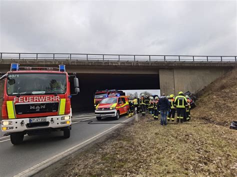 Tödlicher Unfall Auto prallt gegen Brückenpfeiler Würzburg erleben