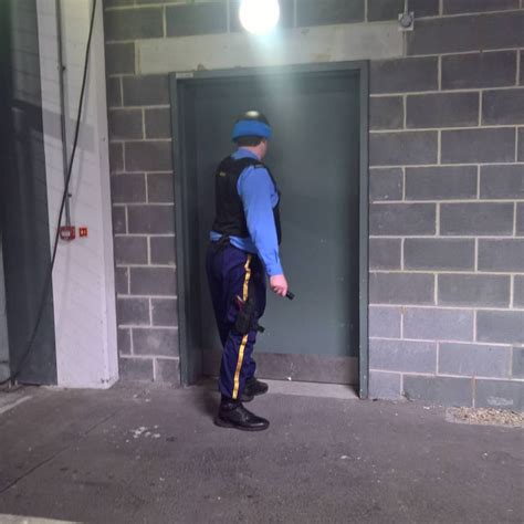 Self Black Mesa Security Guard Locked Out Cosplay Bit Ly