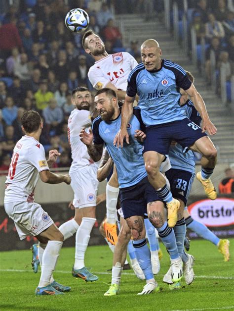 Slovan Bratislava v odvete proti Zrinjski stratil náskok 2 0 ale