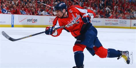 What Curve Does Alexander Ovechkin Use? (The Answer)