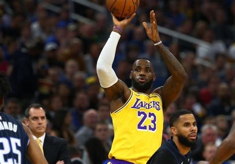 Lebron James Triple Double Leads Lakers Past Magic To Begin Five Game