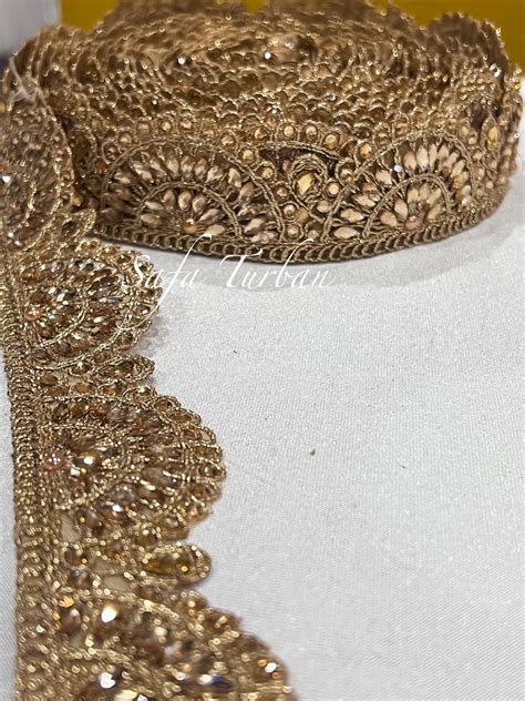 Golden Border Lace Tunersread