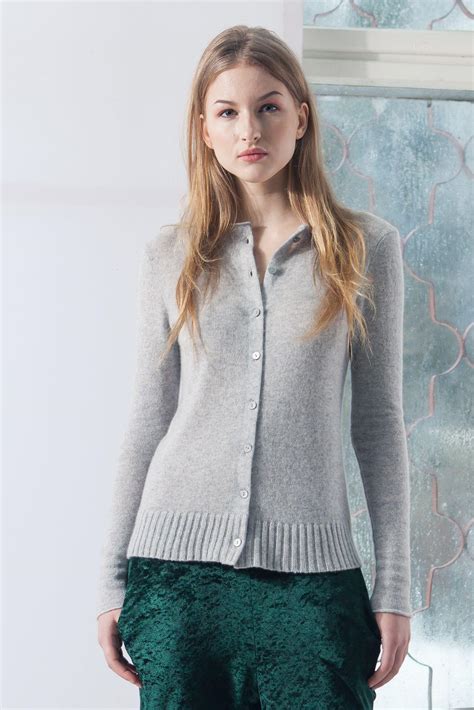 Grey Short Cashmere Cardigan HELEN Krista Elsta