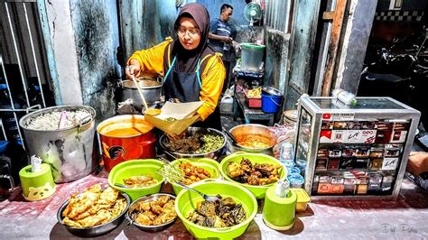 IBU CANTIK INI JUALAN NASI PECEL SAMPAI LARUT MALAM PELANGGANYA DARI