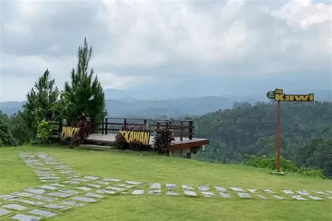 Puncak Sekawan Blitar Suguhkan Pemandangan Indah Ke Berbagai Arah Dan