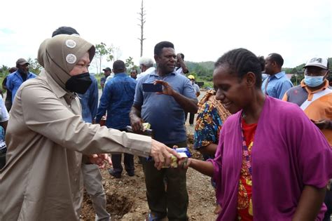 Pembangunan Rumah Sehat Dan Pencairan Bpnt Di Kabupaten Jayapura