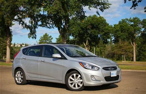 Road Test Hyundai Accent Driving