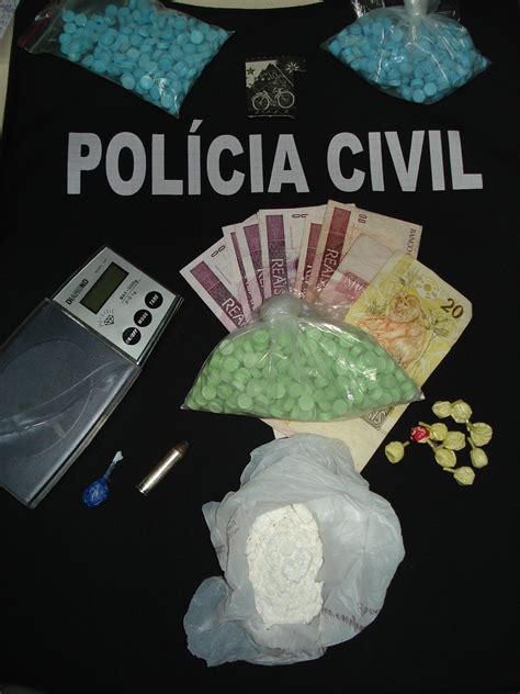 Policiais do 6 º DP apreendem drogas sintéticas no Cajuru Polícia