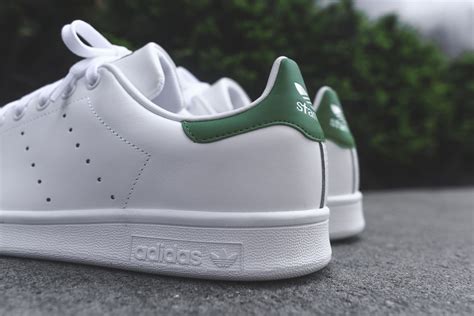 adidas Originals Stan Smith - White / Green | Adidas stan smith, Adidas ...