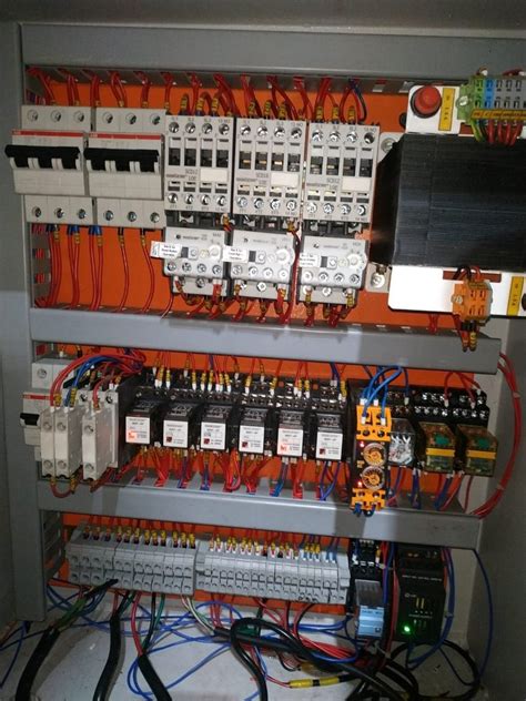 Pcc Three Phase Control Panel Operating Voltage 440 V Degree Of