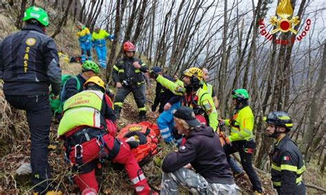 Ciclista Finisce In Una Scarpata Dopo Un Volo Di Metri E Grave