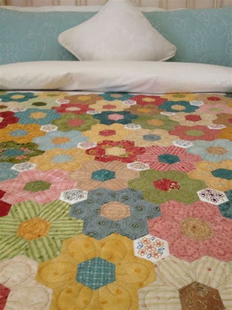 Hexi Flower Garden Quilt Idea English Paper Piecing Quilts Hexagon Quilt Hexie Quilts Patterns