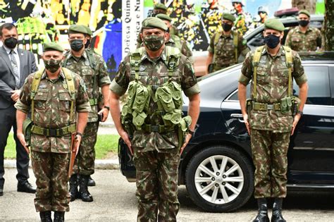 DefesaNet Terrestre Academia Militar Das Agulhas Negras Recebe