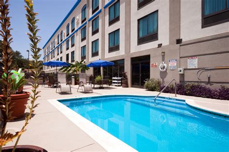 Discount Coupon for Holiday Inn Express Austin North Central in Austin ...