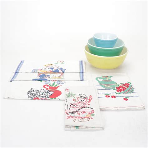 Pyrex "Primary Colors" Mixing Bowls with Needlepoint and Applique ...