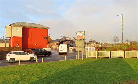 Waiting At The Level Crossing Anne Burgess Cc By Sa 2 0 Geograph