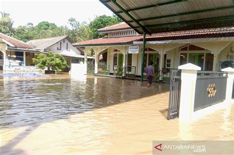 Ratusan Rumah Di Banyumas Tergenang Banjir Akibat Tanggul Jebol