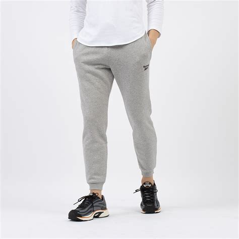 アイデンティティ スモール ロゴ フリース ジョガー Identity Small Logo Fleece Jogger （グレー