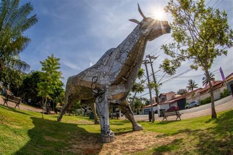 Guararema recebe exposição gratuita de esculturas de aço a partir deste