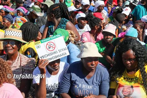 Zimbabweans Commemorate Robert Mugabe National Youth Day With President