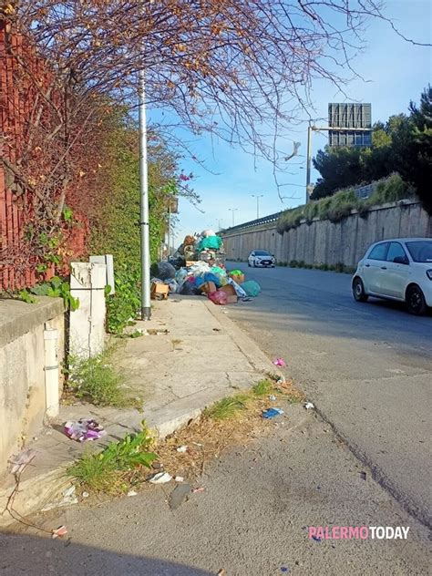 Incivilt Di Molti Palermitani E Di Chi Dovrebbe Tenere Pulito